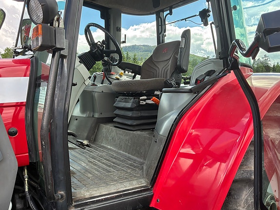 Massey Ferguson 5470 Dyna 4 15 of 23
