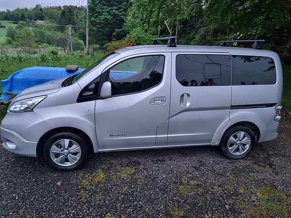 Nissan e-NV200 2 of 12