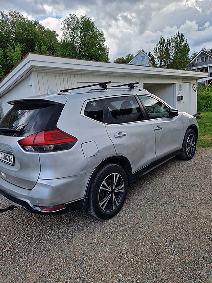 Nissan X-Trail 2 of 5