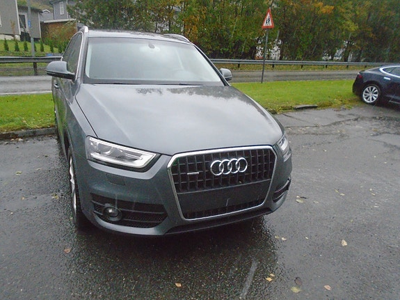 Audi Q3 2 of 5