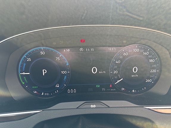 Volkswagen Passat 13 of 21