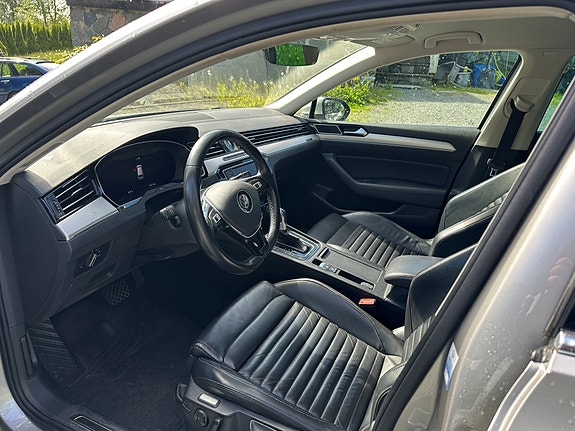 Volkswagen Passat 11 of 21