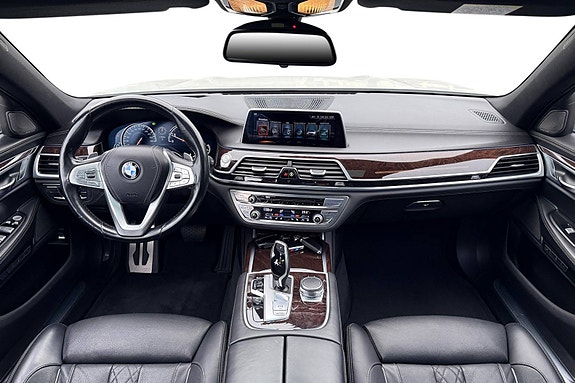 BMW 7-Serie 20 of 30