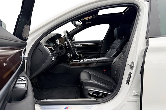 BMW 7-Serie 16 of 30