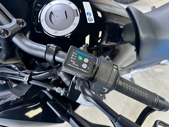 Honda NX500 AGM Edition med varmeholker, toppboks og handguards 2 of 5