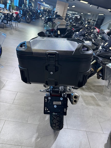Honda NX500 AGM Edition med varmeholker, toppboks og handguards 4 of 5