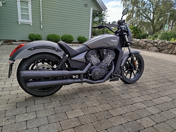 Victory Octane 2 of 5