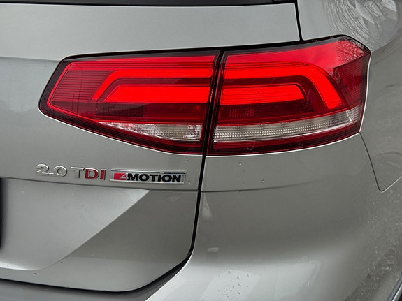 Volkswagen Passat Alltrack 11 of 30