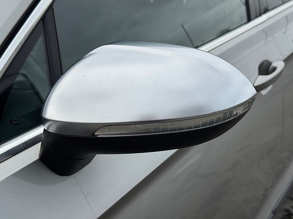 Volkswagen Passat Alltrack 8 of 30