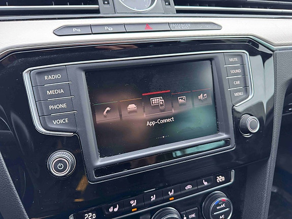 Volkswagen Passat Alltrack 22 of 30