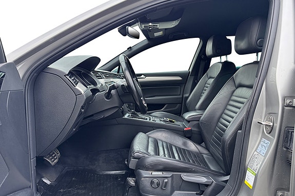 Volkswagen Passat Alltrack 13 of 30