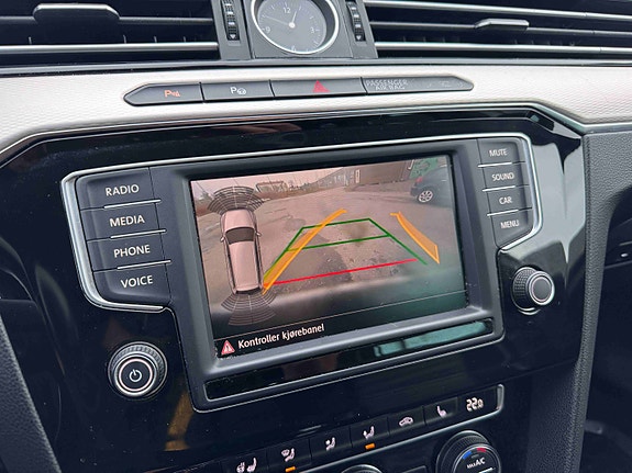 Volkswagen Passat Alltrack 24 of 30