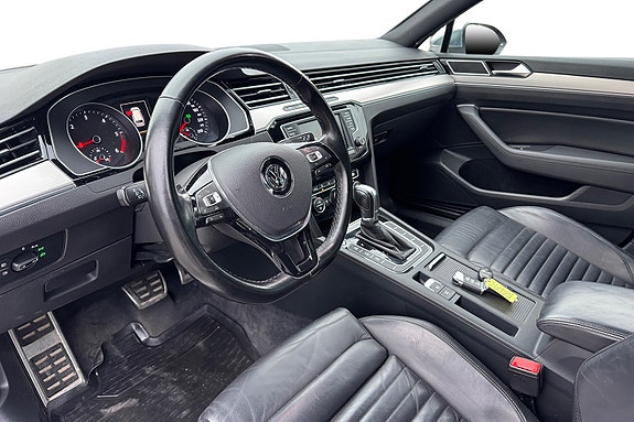 Volkswagen Passat Alltrack 17 of 30
