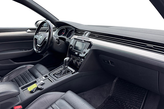 Volkswagen Passat Alltrack 19 of 30