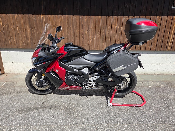 Suzuki GSX-S 1000 F 4 of 5