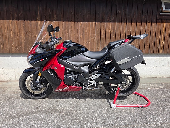 Suzuki GSX-S 1000 F 3 of 5
