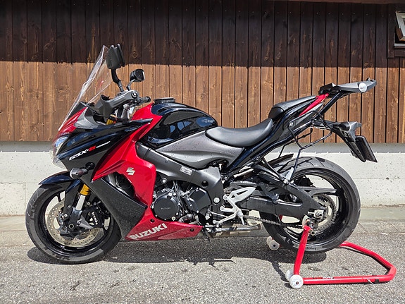 Suzuki GSX-S 1000 F 2 of 5