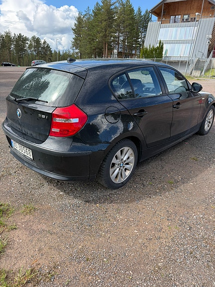 BMW 116i 2 of 10