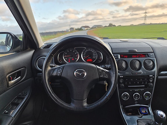 Mazda 6 4 of 5