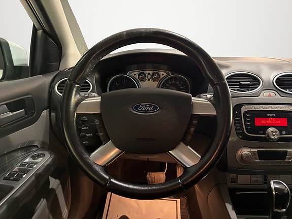 Ford Focus 12 of 21