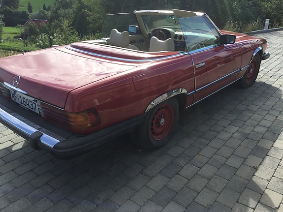 Mercedes-Benz 450 SL 4 of 5