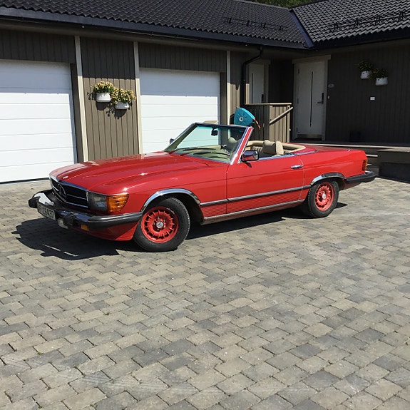 Mercedes-Benz 450 SL 2 of 5