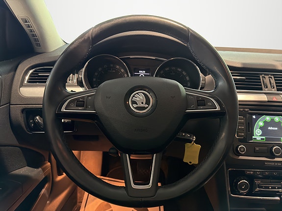 Skoda Superb 15 of 22