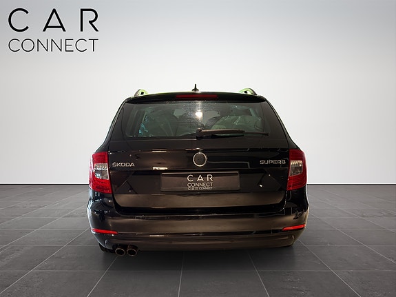 Skoda Superb 3 of 5