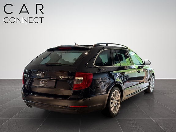 Skoda Superb 4 of 5