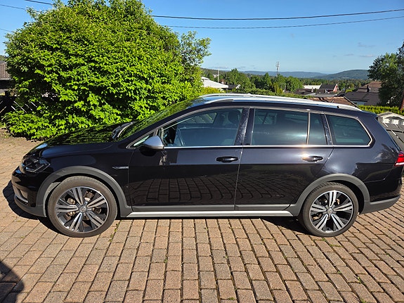 Volkswagen Golf Alltrack 8 of 24