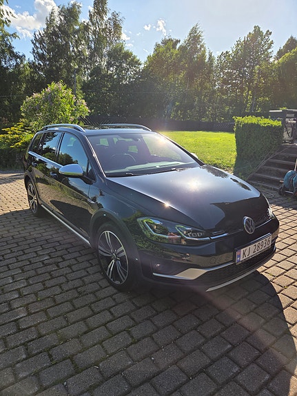 Volkswagen Golf Alltrack 3 of 24