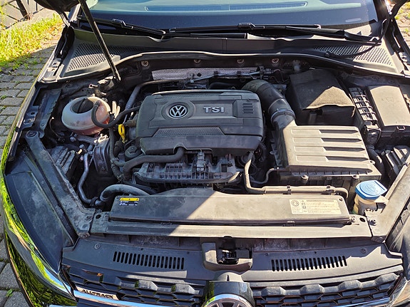 Volkswagen Golf Alltrack 14 of 24