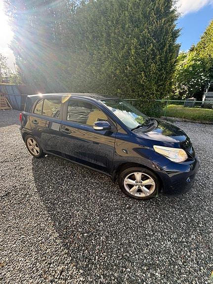 Toyota Urban Cruiser 3 of 5