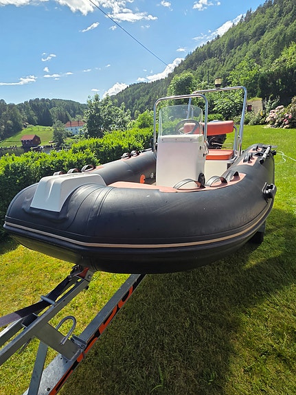 Hel og pen og godt utstyrt Smart RIB 350 Edition med henger selges! 3 of 5