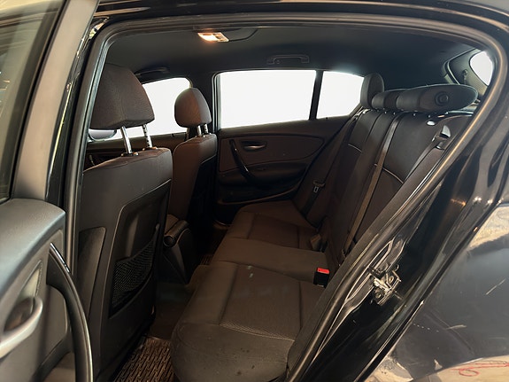 BMW 118d 23 of 30