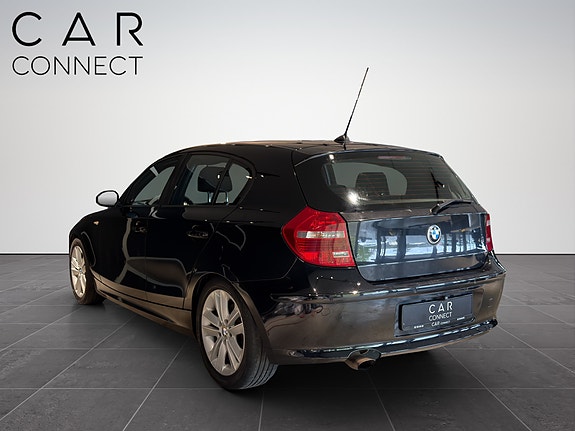 BMW 118d 2 of 30