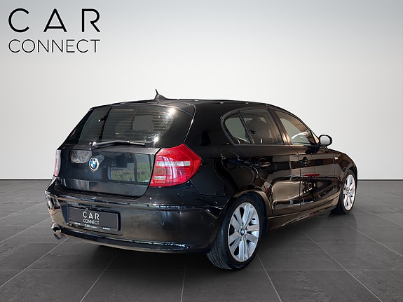 BMW 118d 4 of 30