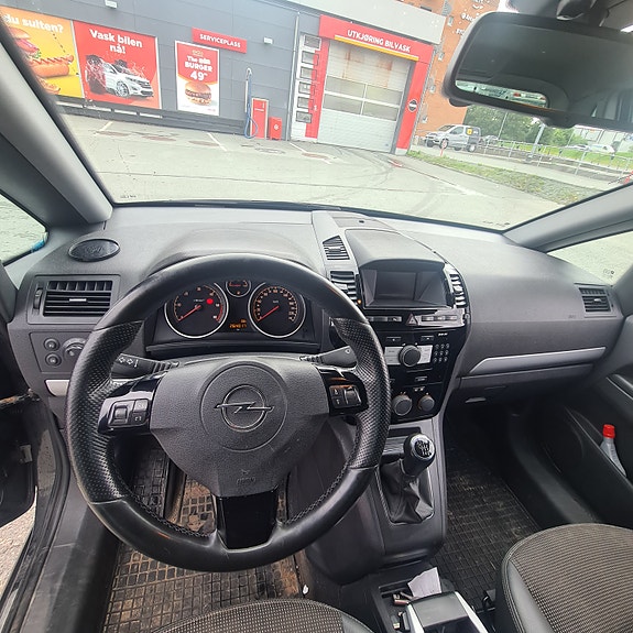 Opel Zafira 7 of 13
