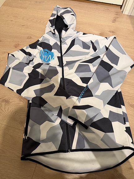 Product image 8 of 9