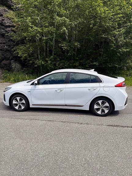 Hyundai IONIQ 5 of 5