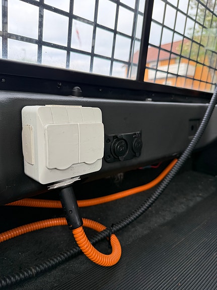 Land Rover Defender 90 20 of 30