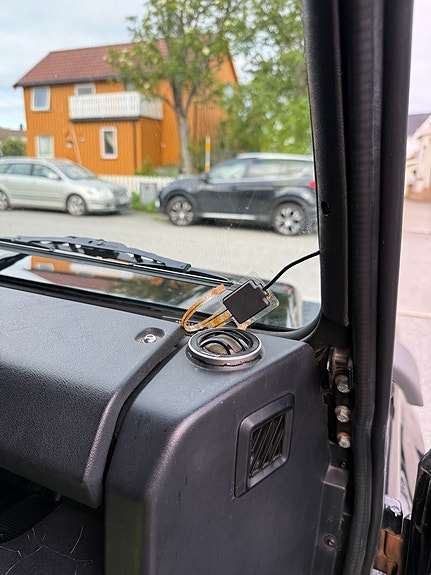 Land Rover Defender 90 15 of 30