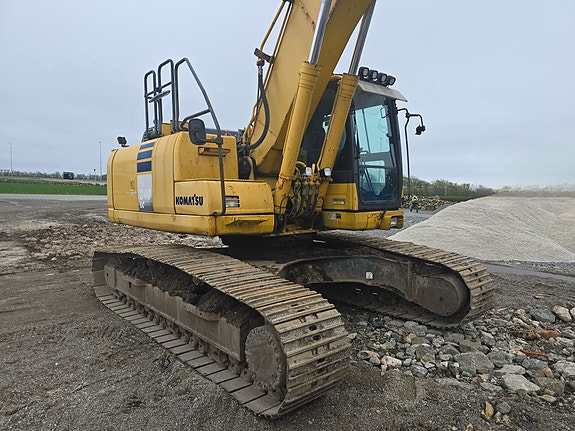 Komatsu PC240LC - 10 3 of 5