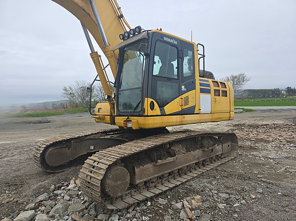 Komatsu PC240LC - 10 2 of 5