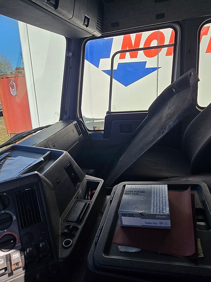 Volvo 4 of 8