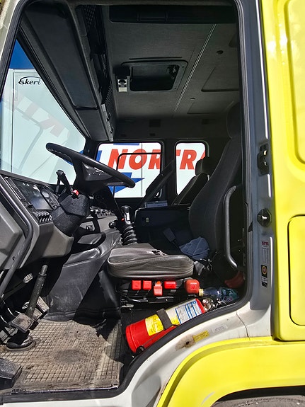 Volvo 6 of 8