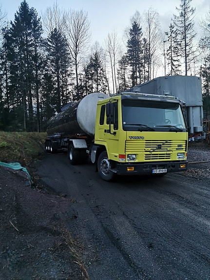 Volvo 2 of 8
