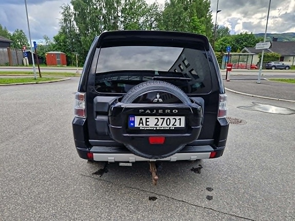 Mitsubishi Pajero 4 of 30