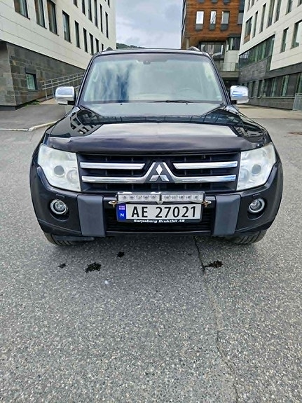 Mitsubishi Pajero 8 of 30