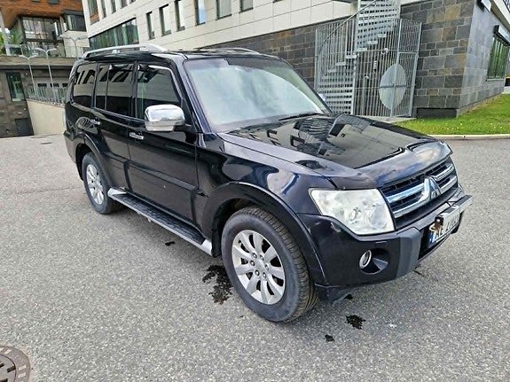 Mitsubishi Pajero 7 of 30